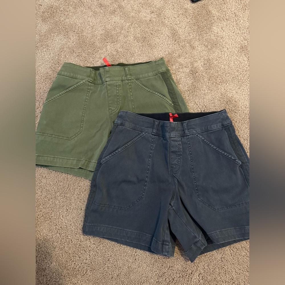 Spanx Stretch Twill Shorts Women’s Size Small Black/ Green High Rise Lot Of 2